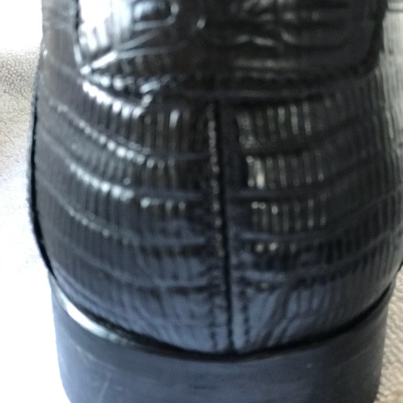 Dolce Gabbana dress shoes. - Picture 2 of 7